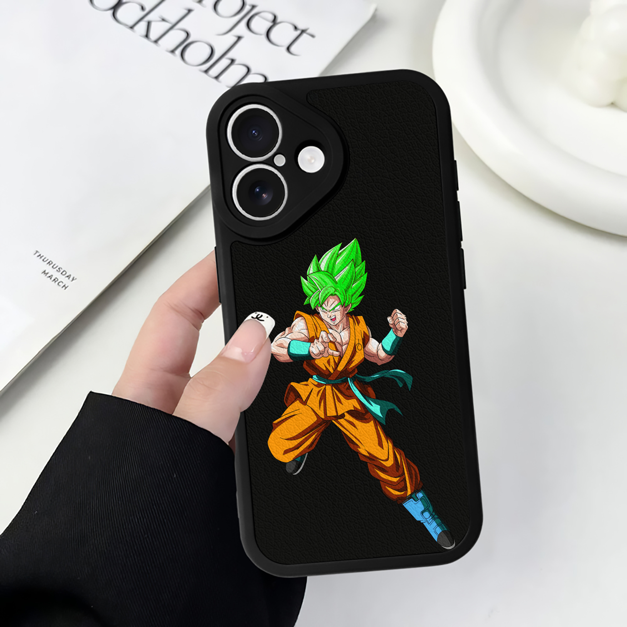 （画像用） ドラゴンボール 孫 悟飯（そんごはん）DRAGON BALL Son Gohan 【iPhone 16シリーズ対応】シリコンスマホケース（レザー調） 材質：シリコン